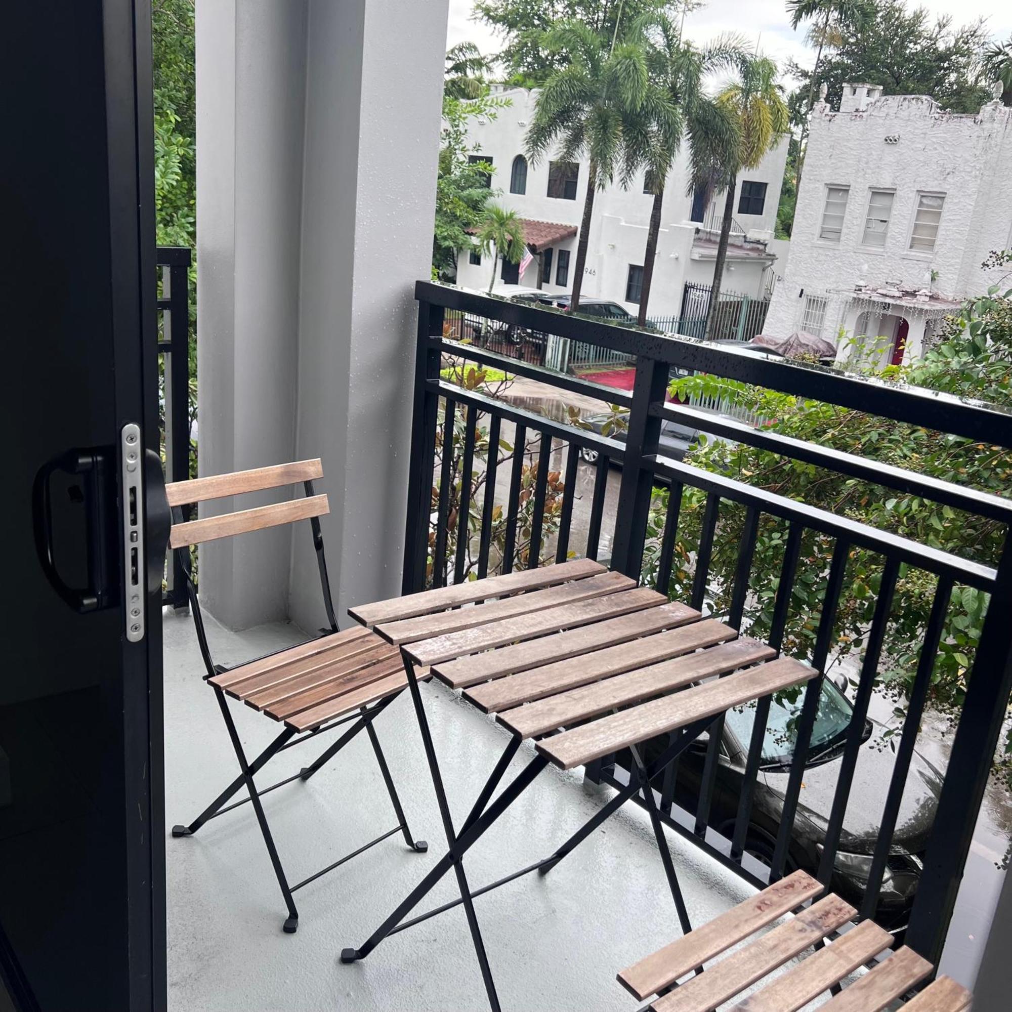 Master Bed Room In Calle Ocho Miami Exterior foto